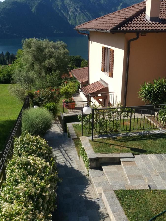 Casa Intignano - Camera Con Bagno E Portico Vista Lago Tremezzo Exterior photo