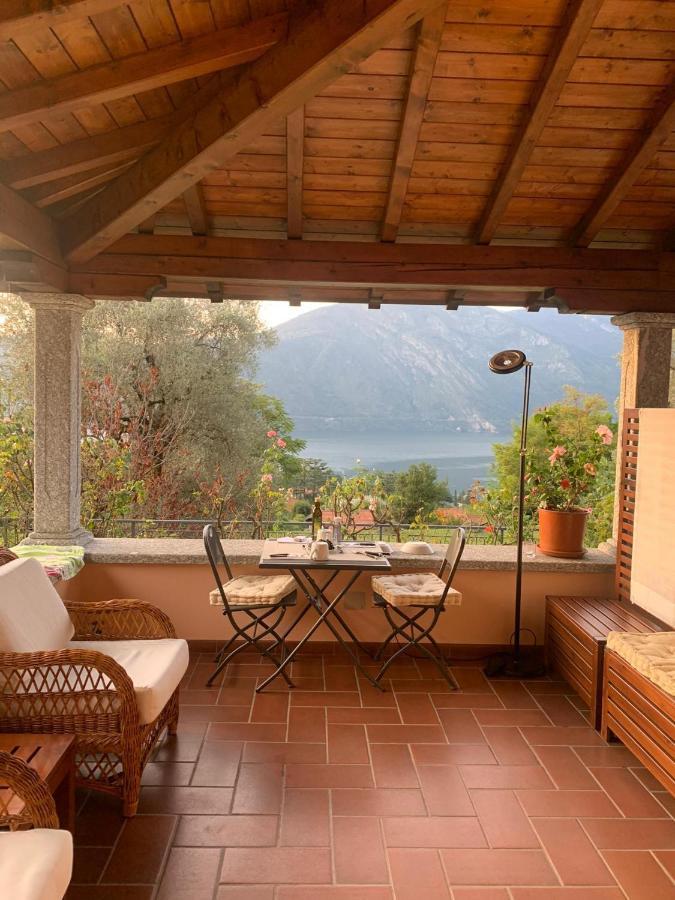 Casa Intignano - Camera Con Bagno E Portico Vista Lago Tremezzo Exterior photo