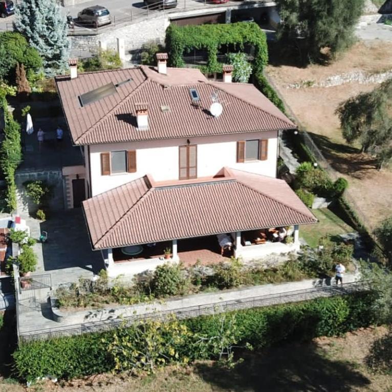 Casa Intignano - Camera Con Bagno E Portico Vista Lago Tremezzo Exterior photo